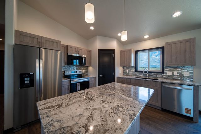 417 CONSTITUTION BLVD, Box Elder, SD 57719