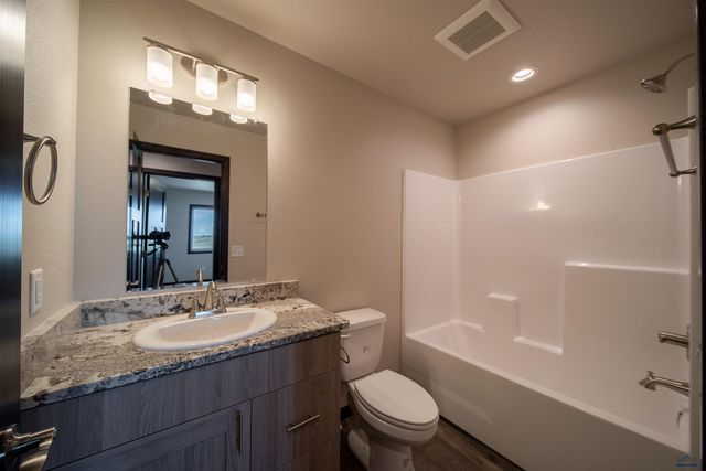 417 CONSTITUTION BLVD, Box Elder, SD 57719