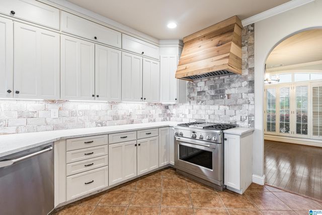 422 OXFORD WAY, Pelham, AL 35124