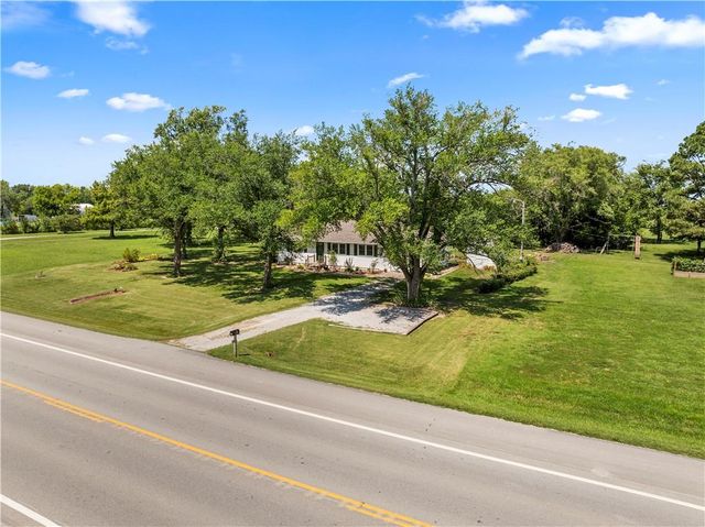 18955 E 54 Highway, Nevada, MO 64772