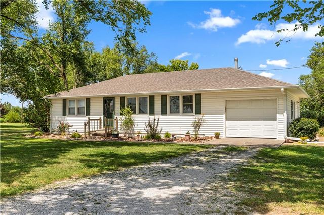 18955 E 54 Highway, Nevada, MO 64772