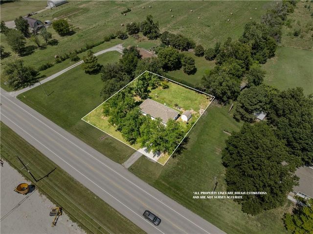 18955 E 54 Highway, Nevada, MO 64772