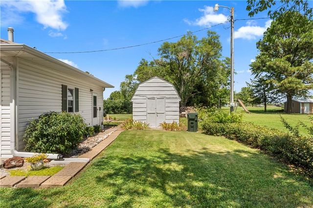 18955 E 54 Highway, Nevada, MO 64772