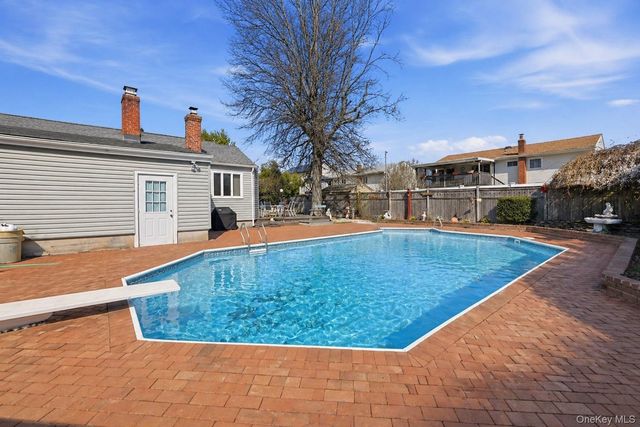 223 N Cedar Street, Massapequa, NY 11758