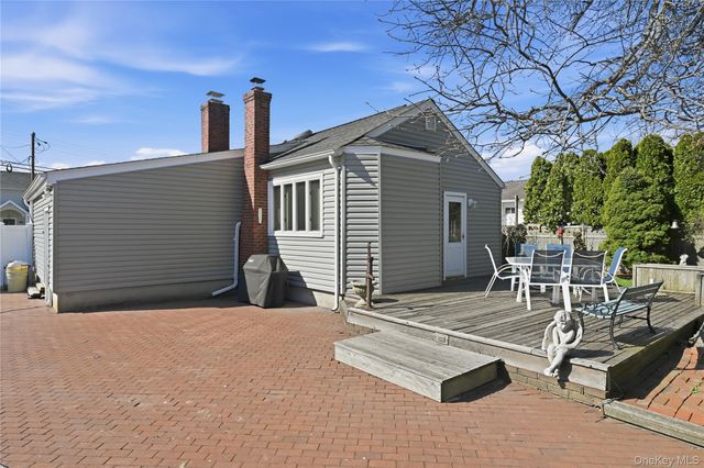 223 N Cedar Street, Massapequa, NY 11758