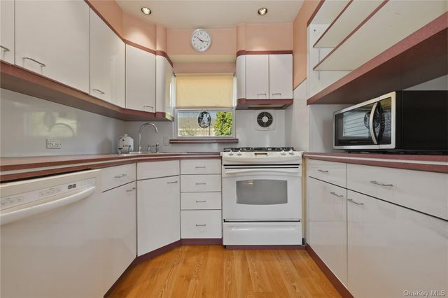 223 N Cedar Street, Massapequa, NY 11758