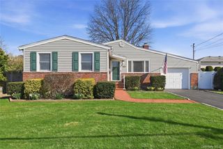223 N Cedar Street, Massapequa, NY 11758
