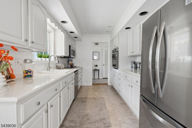 31 Bradwahl Dr, Morris Twp., NJ 07960