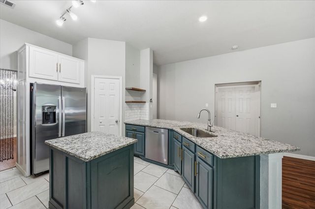 10104 Lakeview Drive, Providence Village, TX 76227