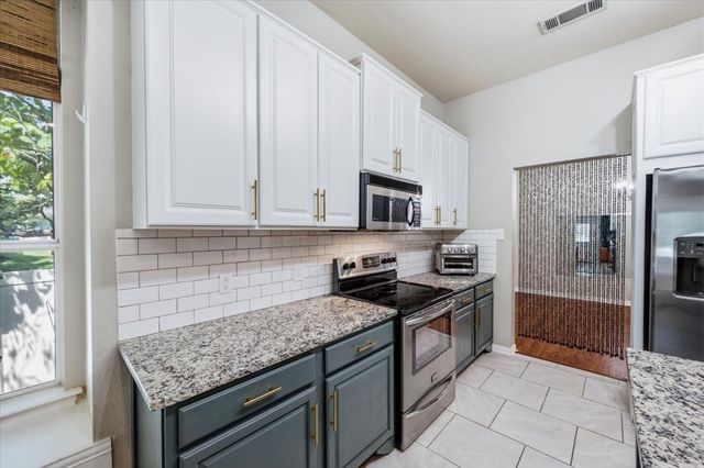 10104 Lakeview Drive, Providence Village, TX 76227