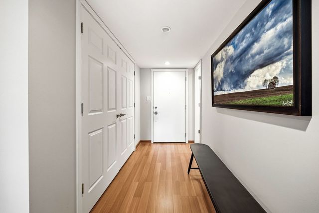 375 Plum Creek Drive 407, Wheeling, IL 60090