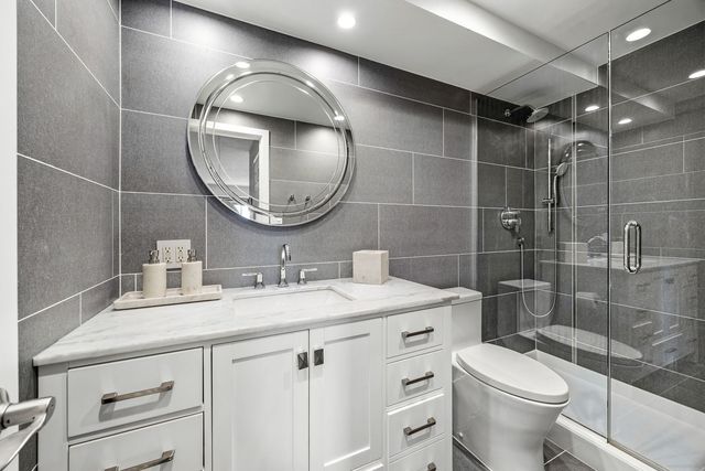 375 Plum Creek Drive 407, Wheeling, IL 60090