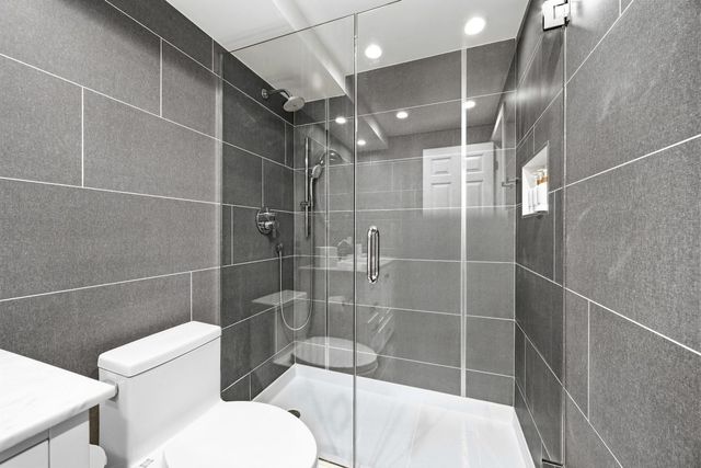 375 Plum Creek Drive 407, Wheeling, IL 60090