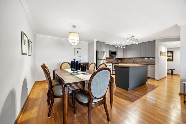 375 Plum Creek Drive 407, Wheeling, IL 60090