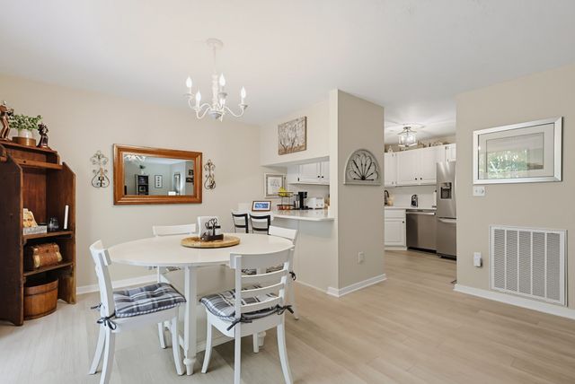 1 Victoria Drive 2, Auburn, MA 01501