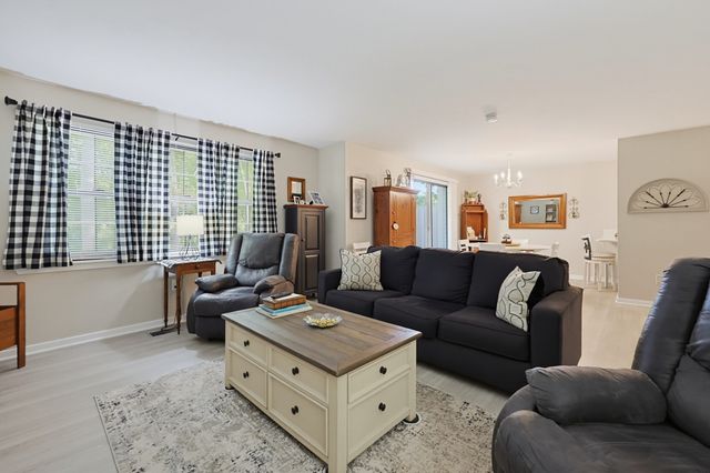 1 Victoria Drive 2, Auburn, MA 01501