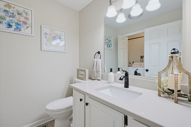 1 Victoria Drive 2, Auburn, MA 01501