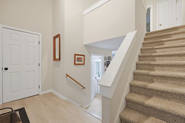 1 Victoria Drive 2, Auburn, MA 01501