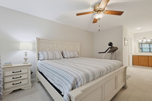 1 Victoria Drive 2, Auburn, MA 01501