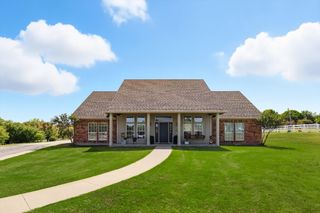 233 Derby Drive, Van Alstyne, TX 75495