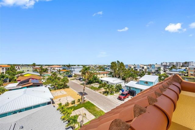 146 175TH TERRACE DRIVE E, Redington Shores, FL 33708