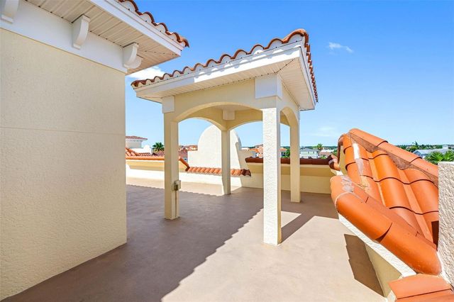 146 175TH TERRACE DRIVE E, Redington Shores, FL 33708