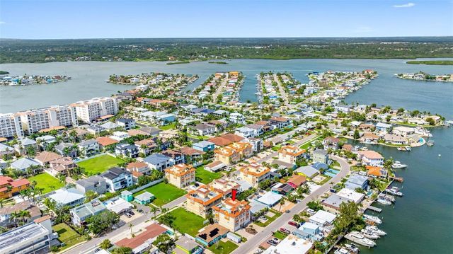 146 175TH TERRACE DRIVE E, Redington Shores, FL 33708