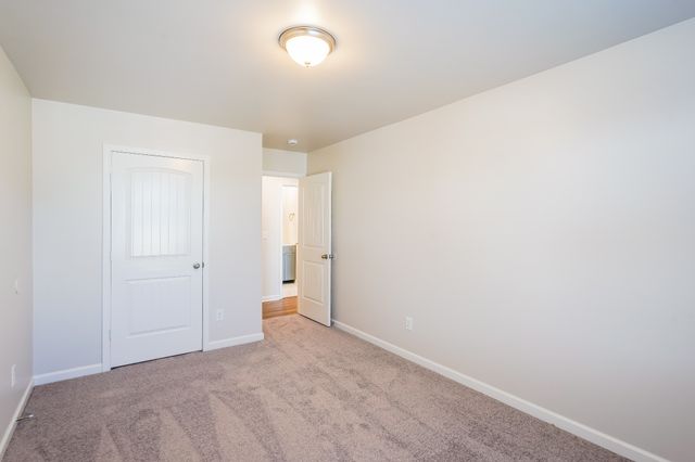 1080 Pepper Stone Dr, Lebanon, TN 37087