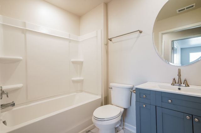 1080 Pepper Stone Dr, Lebanon, TN 37087