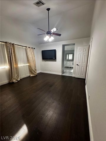 7824 Emerald Harbor Court, Las Vegas, NV 89128