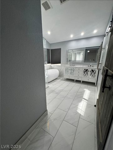 7824 Emerald Harbor Court, Las Vegas, NV 89128