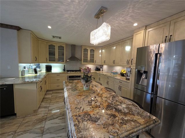 7824 Emerald Harbor Court, Las Vegas, NV 89128