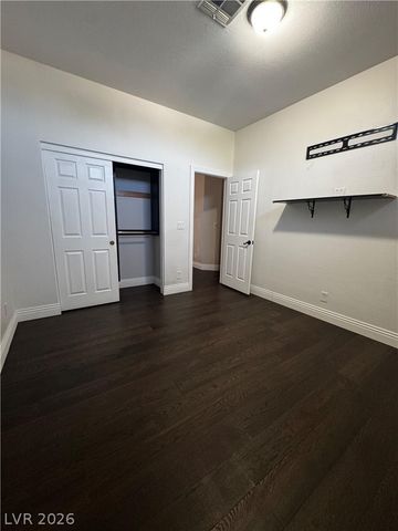 7824 Emerald Harbor Court, Las Vegas, NV 89128