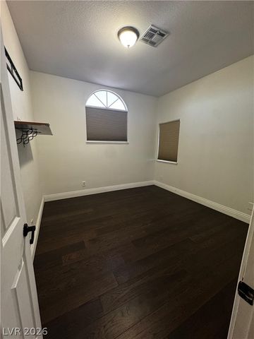 7824 Emerald Harbor Court, Las Vegas, NV 89128