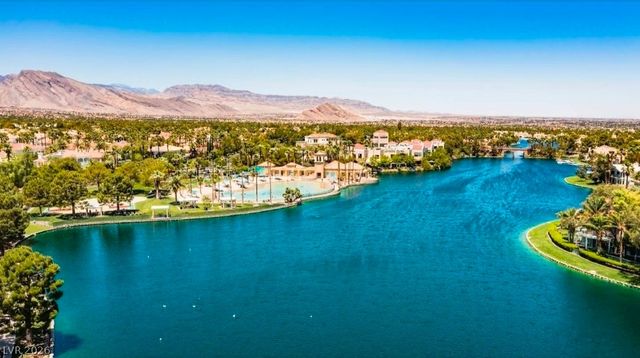 7824 Emerald Harbor Court, Las Vegas, NV 89128