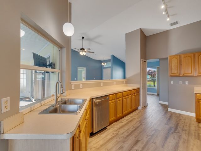 492 Biscayne Lane, Sebastian, FL 32958