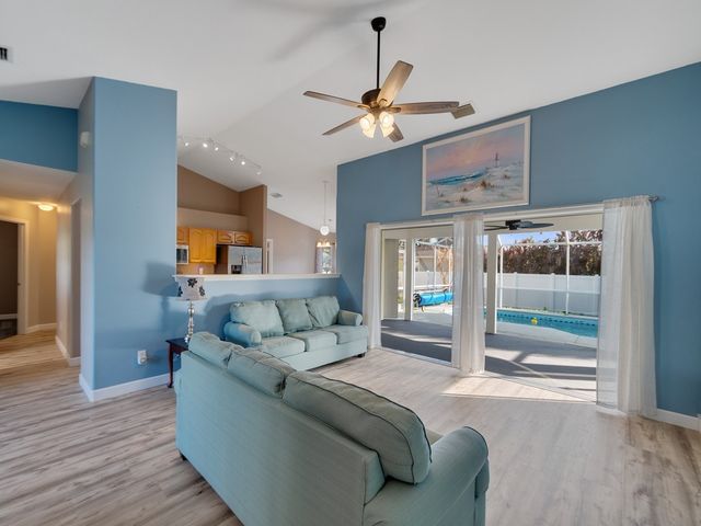 492 Biscayne Lane, Sebastian, FL 32958