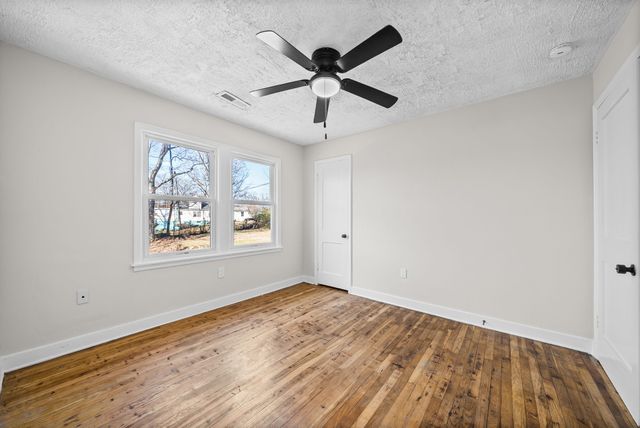 1214 Talley Dr, Clarksville, TN 37040