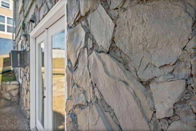 1214 Talley Dr, Clarksville, TN 37040