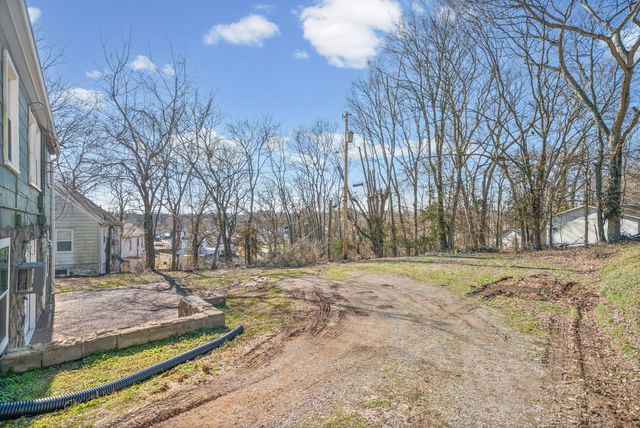 1214 Talley Dr, Clarksville, TN 37040