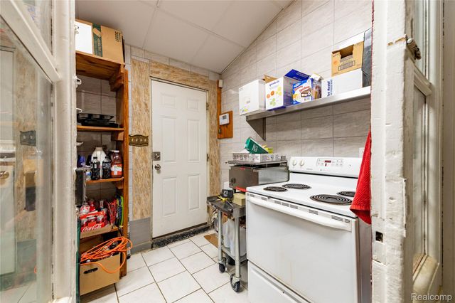 9607 6 Mile Road, Salem Township, MI 48168