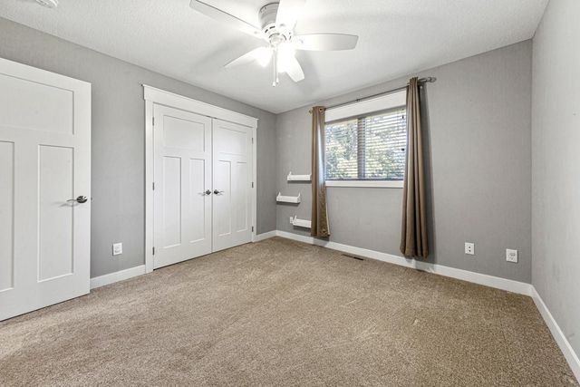 317 Oak Marsh Drive, Mankato, MN 56001