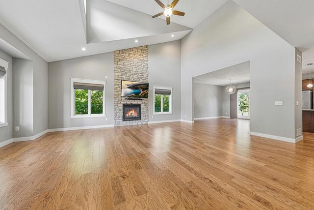 317 Oak Marsh Drive, Mankato, MN 56001