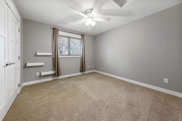 317 Oak Marsh Drive, Mankato, MN 56001