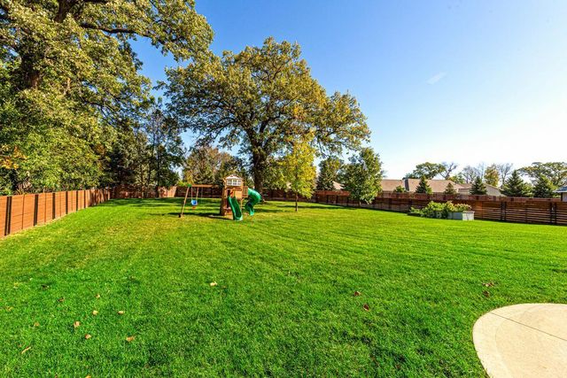 317 Oak Marsh Drive, Mankato, MN 56001