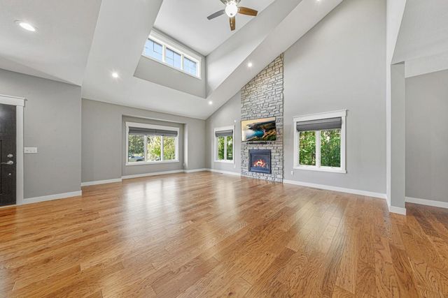 317 Oak Marsh Drive, Mankato, MN 56001