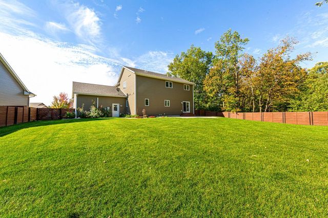 317 Oak Marsh Drive, Mankato, MN 56001