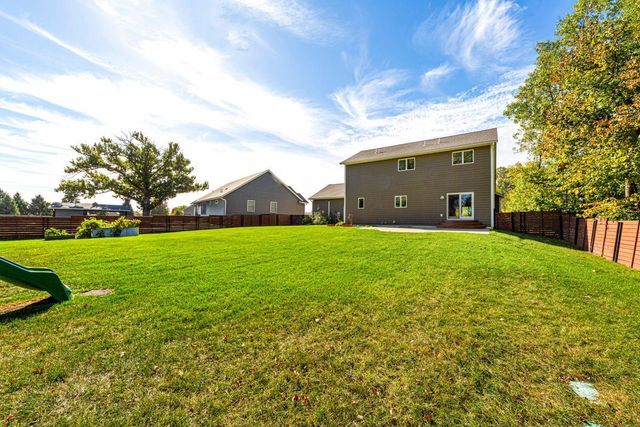 317 Oak Marsh Drive, Mankato, MN 56001