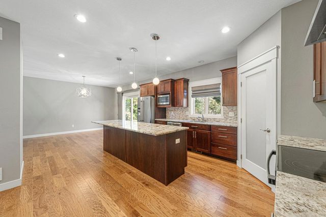 317 Oak Marsh Drive, Mankato, MN 56001