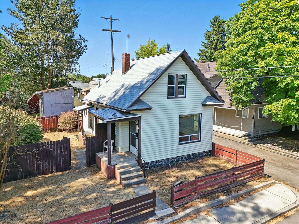 2011 N CINCINNATI St, Spokane, WA 99207